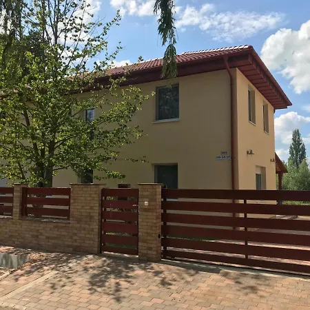 Szárszószép Case de vacanță